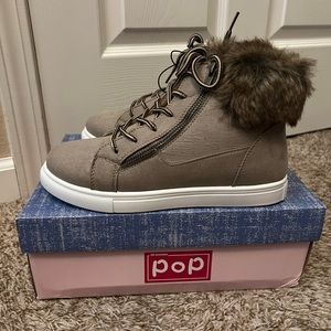 NIB, 7.5 Pop high top sneakers, Taupe.